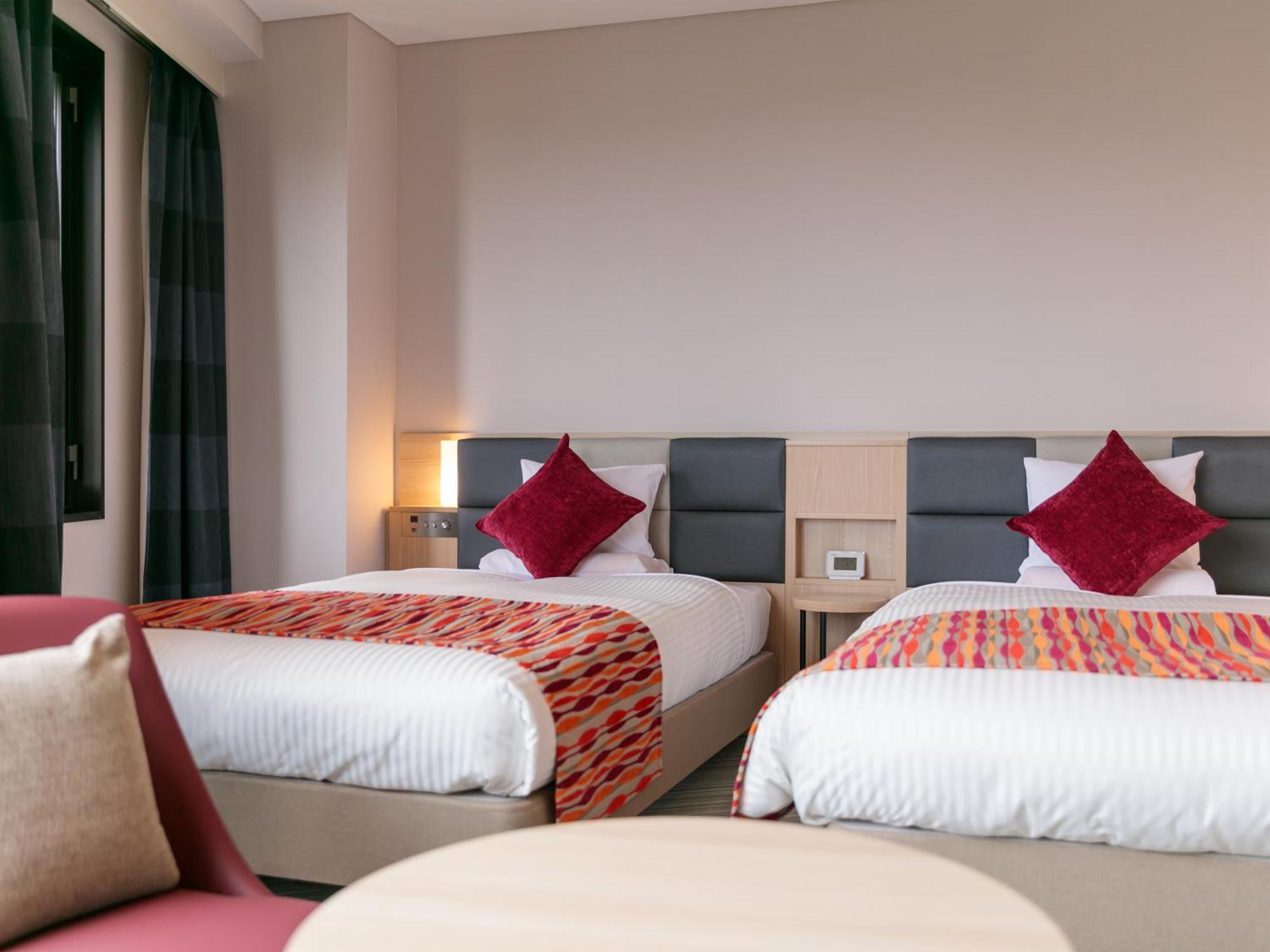 Hotel Mystays Premier Нарита Стая снимка
